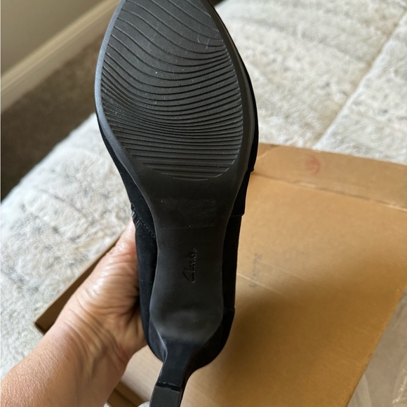 Clark’s Ambyr Hope Suede Booties Size 10 Women’s - Picture 8 of 10